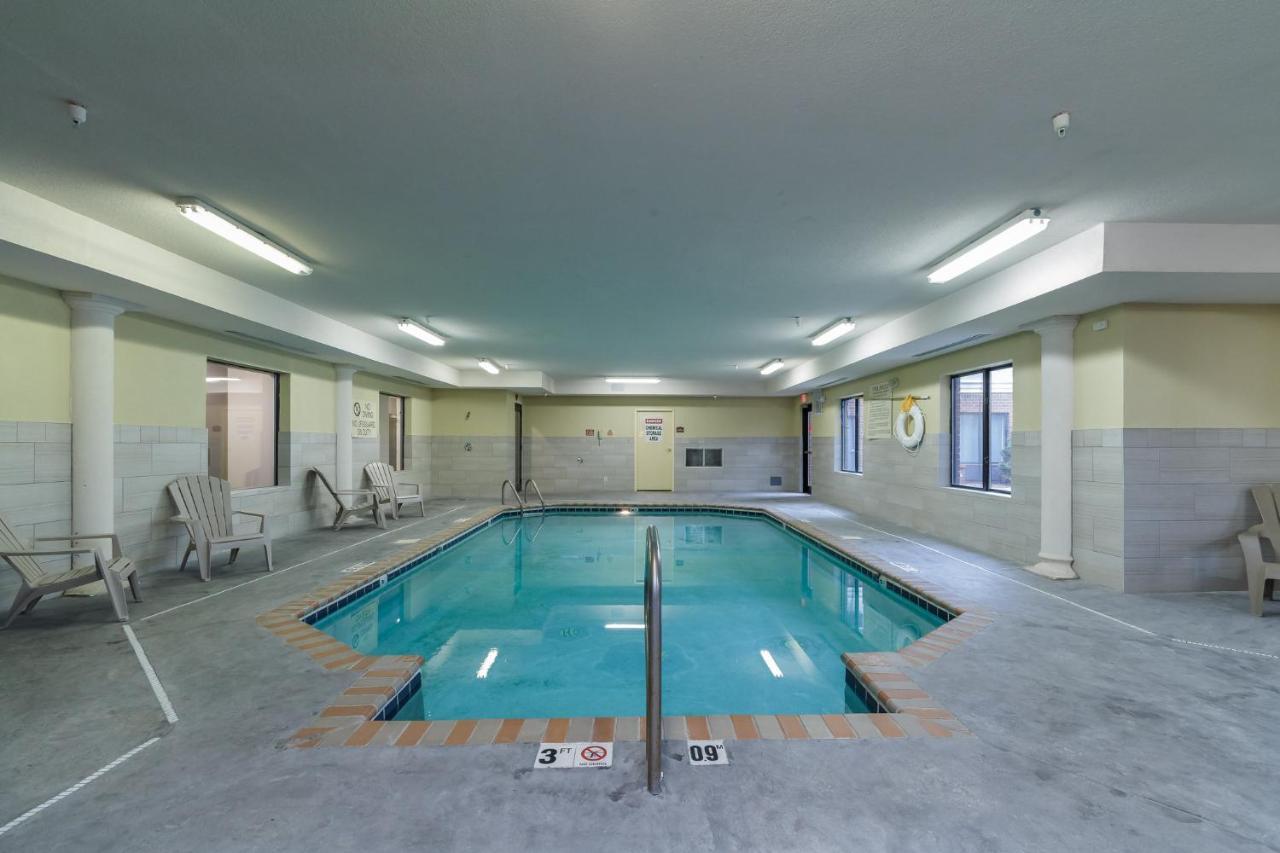 Holiday Inn Express & Suites - South Bend - Notre Dame Univ. Exteriör bild