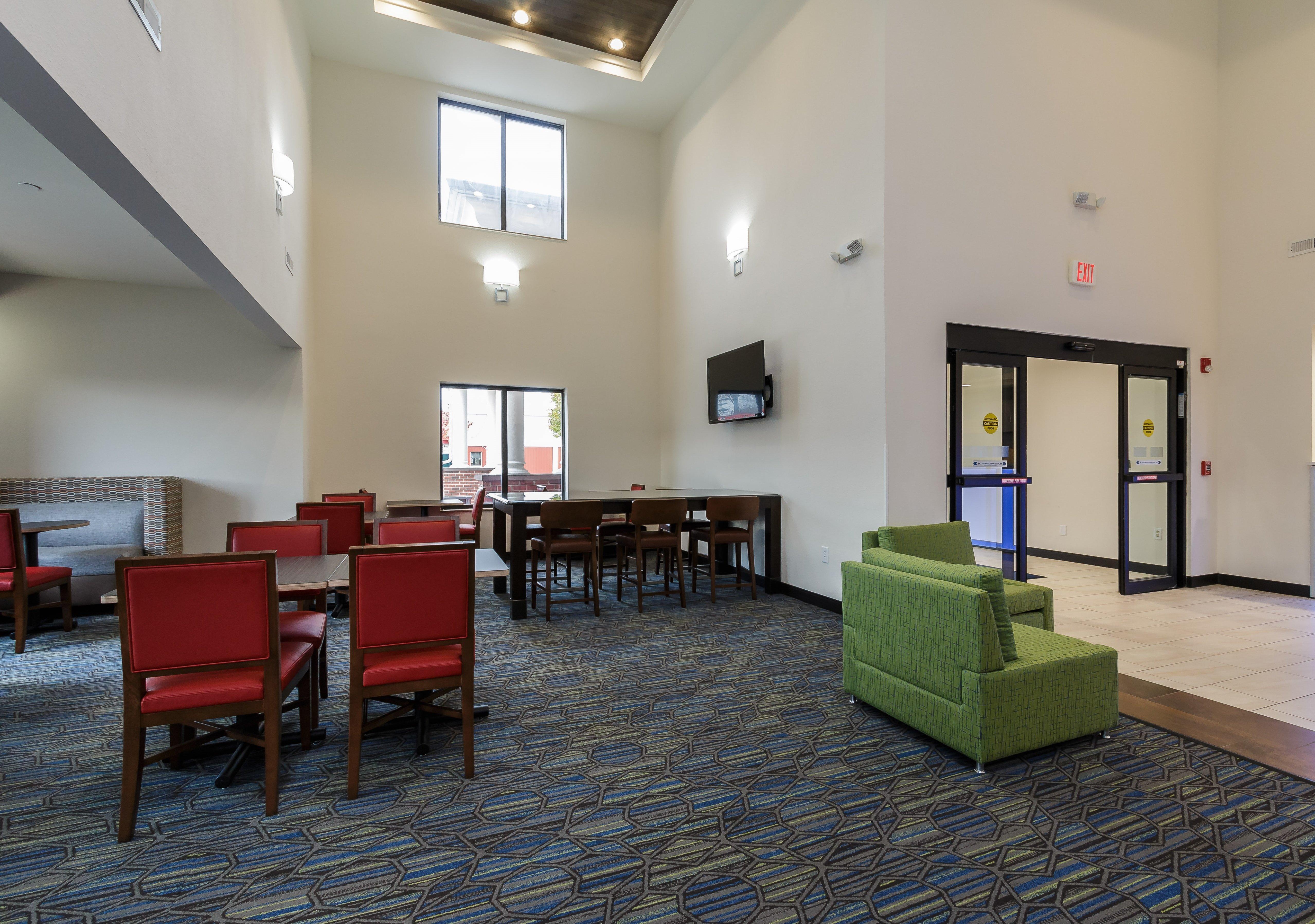 Holiday Inn Express & Suites - South Bend - Notre Dame Univ. Exteriör bild