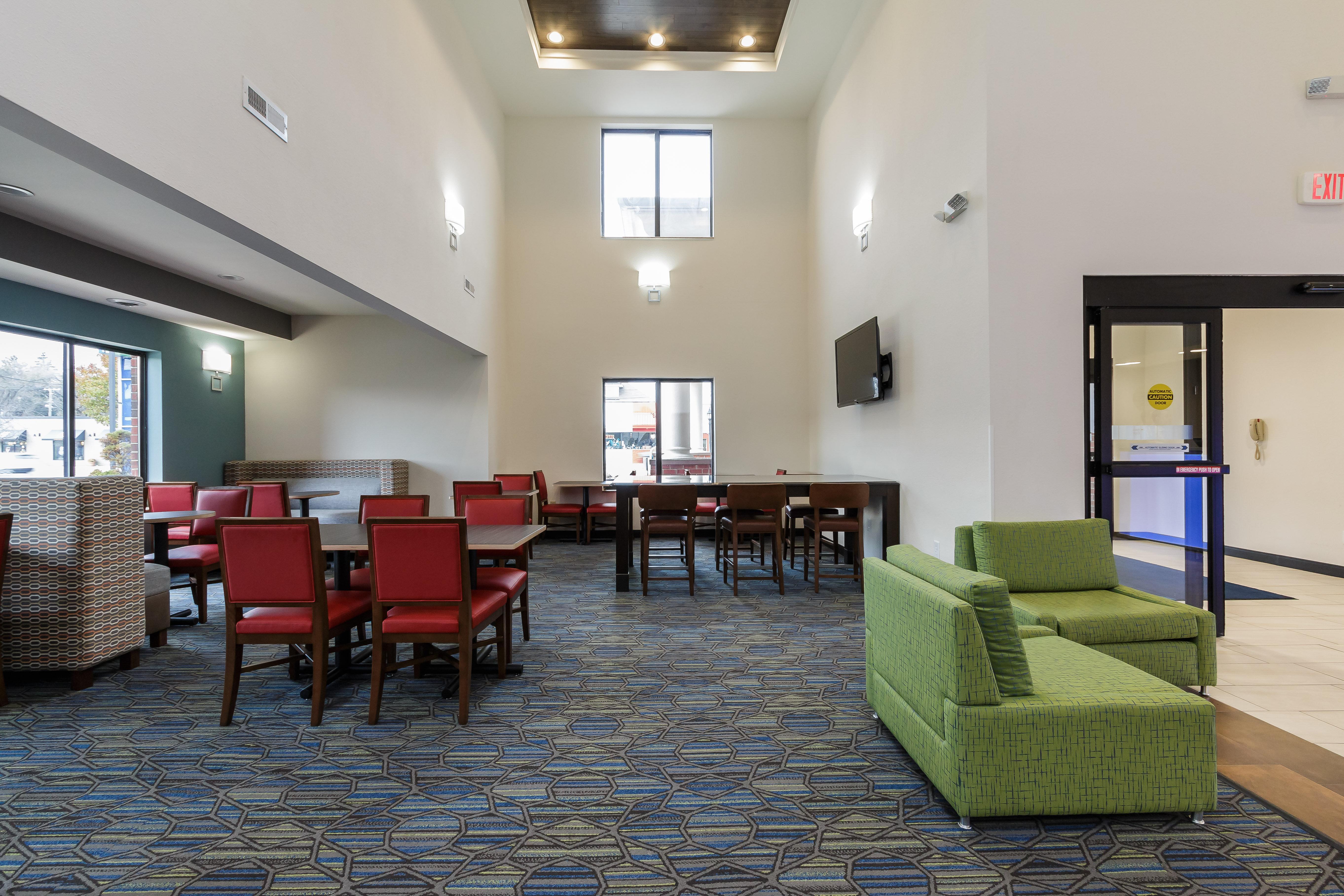 Holiday Inn Express & Suites - South Bend - Notre Dame Univ. Exteriör bild